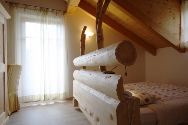 testata letto hotel legno naturale fatto a mano