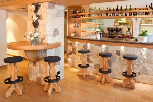 sgabelli bar legno naturale design tradizionale